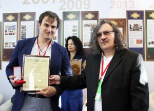 Федор Андреев (издательство "Кучково поле") и председатель жюри Алекс Громов