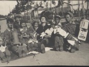 1930-е гг. Студенты. Подготовка к карнавалу